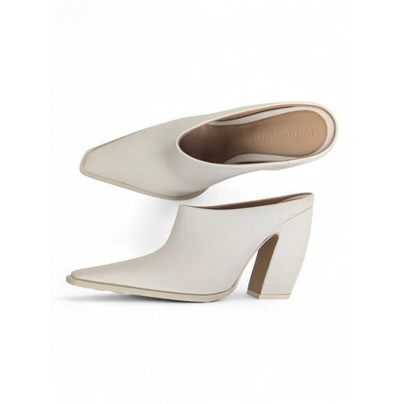 Bottega Veneta NWT Tex Leather Mules Women’s IT37 US7 Sea Salt Dressy Minimalist - Picture 1 of 11